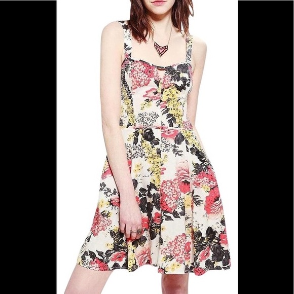 UO: Kimchi Blue Keyhole Mini Dress- Small - Picture 1 of 8